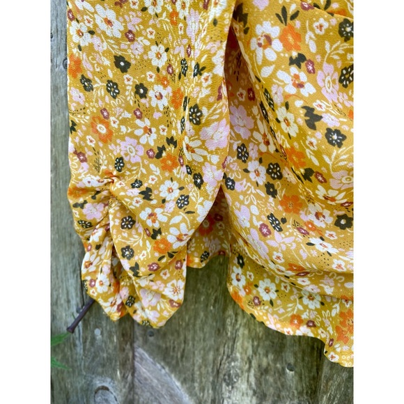 ASTR the label ruched sleeve sweetheart top mustard orange floral blouse small - Picture 9 of 11
